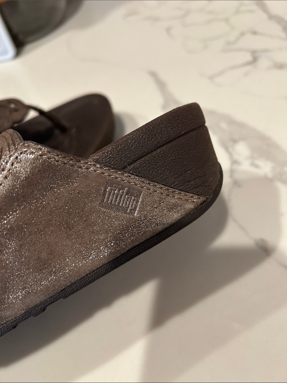 FitFlop Women's Metallic Brown Lace-Style Thong Sandals - Picture 3 of 4